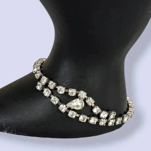 (2/$20) Vintage White Rhinestone Eye Bracelet - Picture 1 of 5